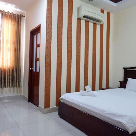 Reddoorz Tuan Viet Hotel Dinh Tien Hoang 胡志明市 外观 照片