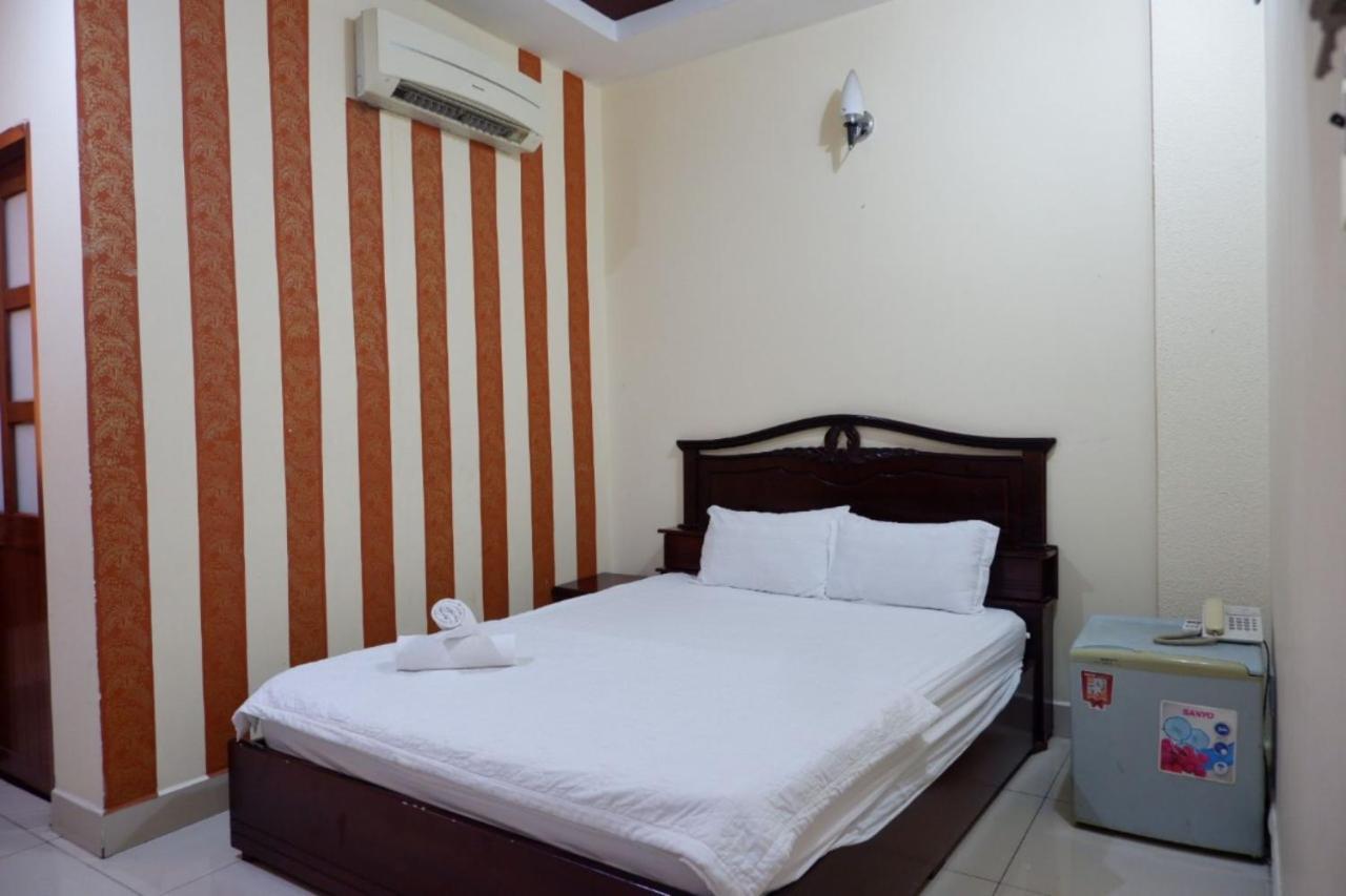 Reddoorz Tuan Viet Hotel Dinh Tien Hoang 胡志明市 外观 照片